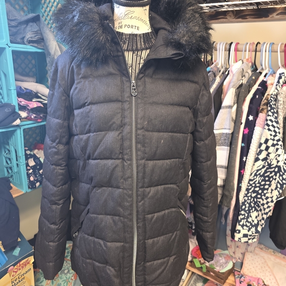 Women's Black Puffer Jacket with Faux Fur Hood - Picture 1 of 8